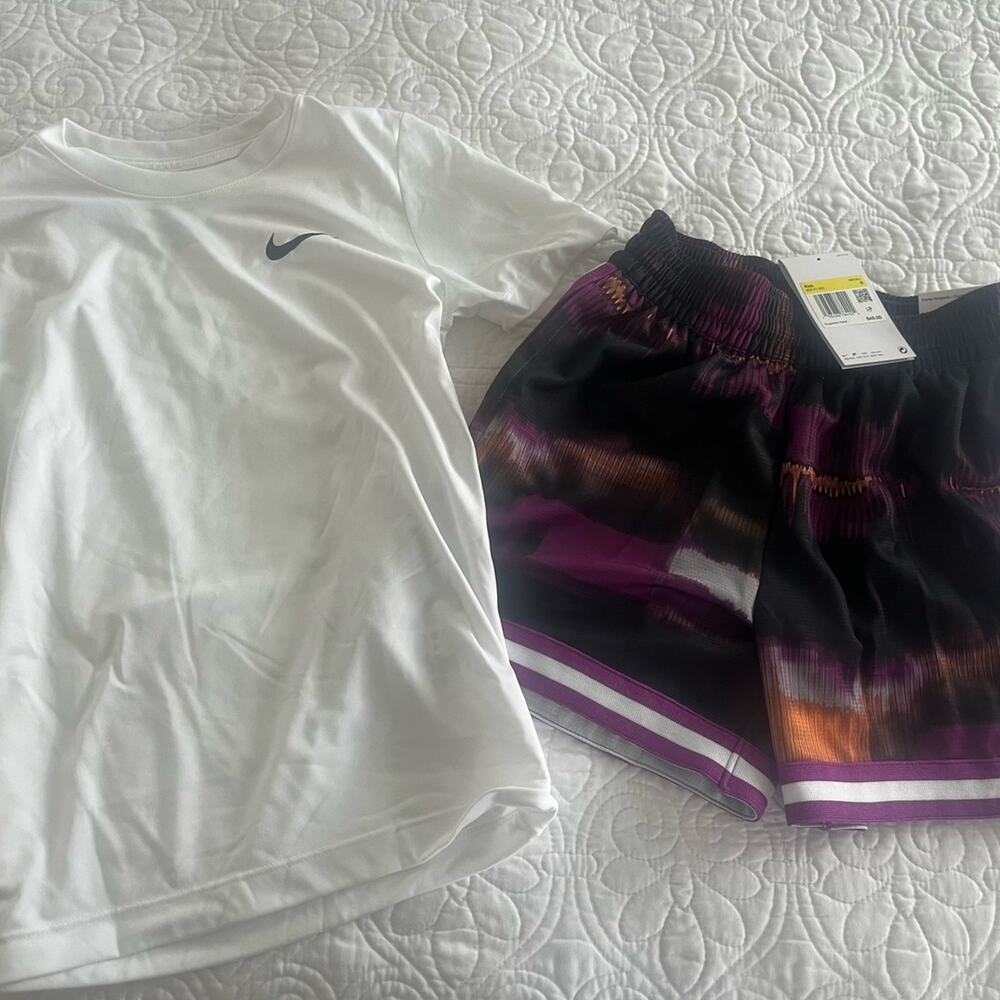 Nike boys youth small basketball shorts and shirt set NWT